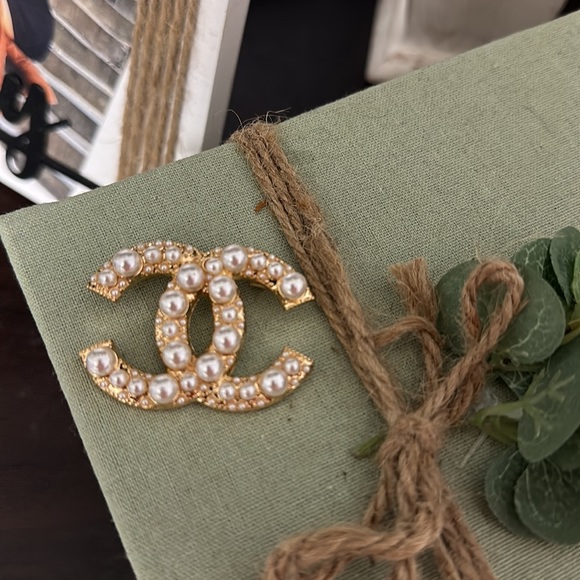 None Accessories Fashion Pearl Cc Pin Brooch Dupe Poshmark